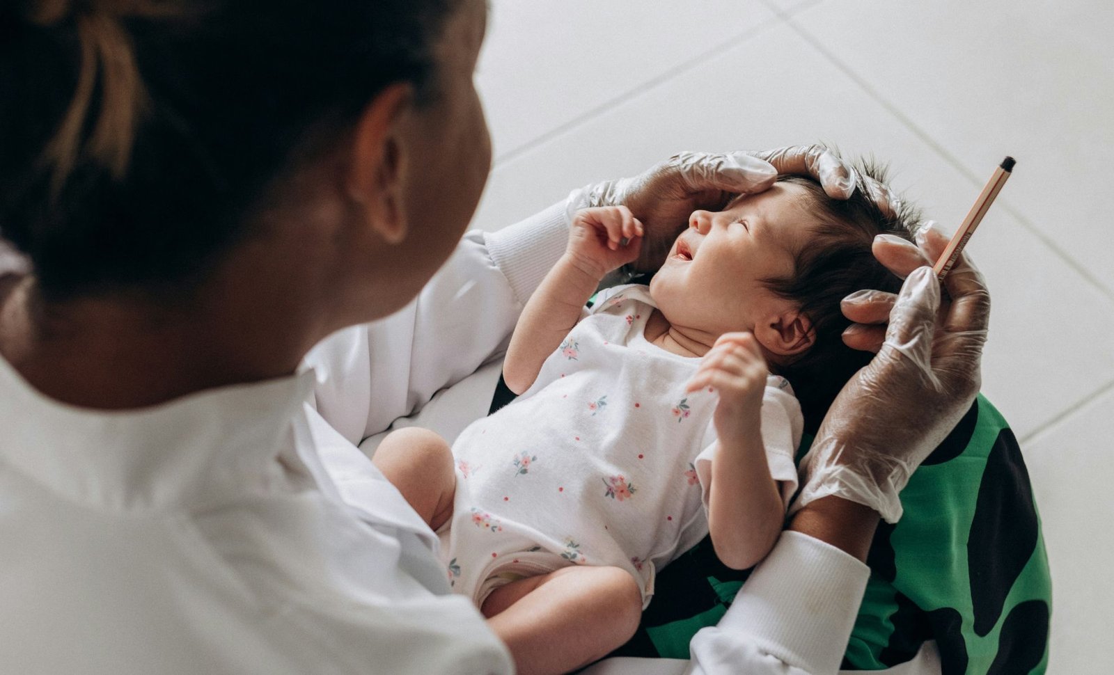 Fièvre chez bébé : à partir de quelle température faut-il s’inquiéter ?