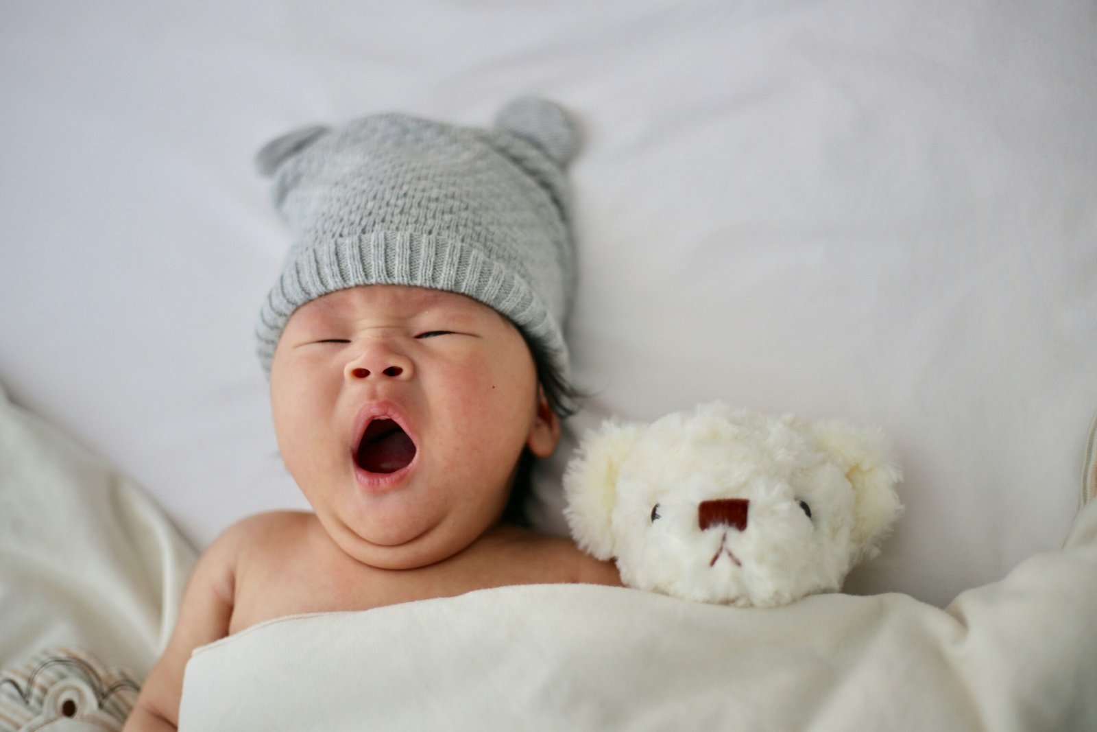 Sommeil de bébé : combien de temps doit dormir un bébé à 3, 6, 9 ou 12 mois ?
